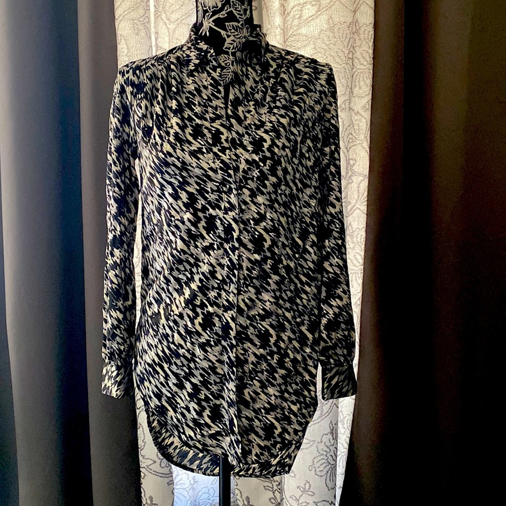 Express Printed Satin Pleated Shoulder Boyfriend Tunic Shirt XXS